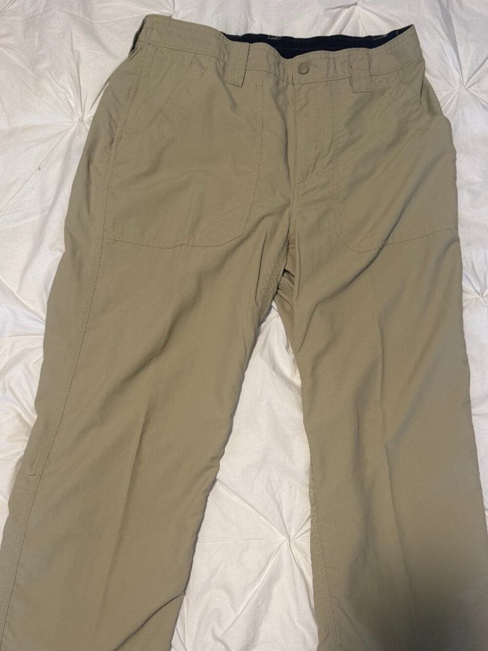 Men's L.L. Bean Hiking, Fishing, Travel Pants, Size Medium (34-36" waist)
